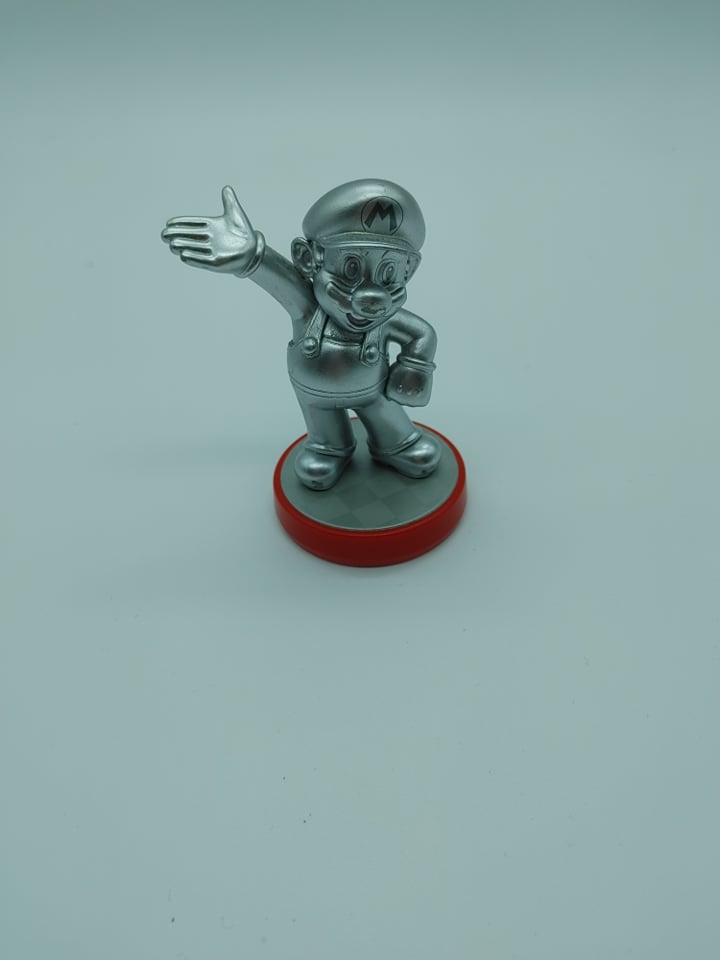 Amiibo: Silver Mario